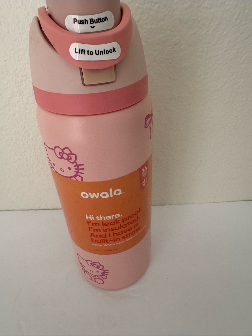 Owala Hello Kitty 32 oz Pink Insulated Water Bottle -Built in Straw and Snap Lid